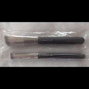 MAC Foundation Concealor Brush Lot #170 #270